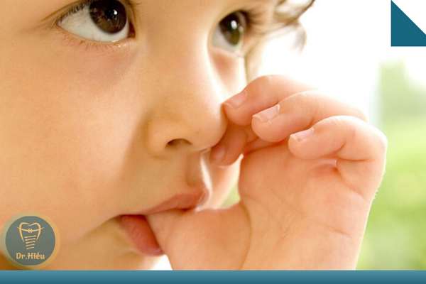 thoi quen mut ngon tay